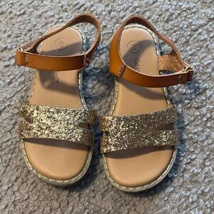 Kids glitter gold sandals. Cat & Jack. Size 8